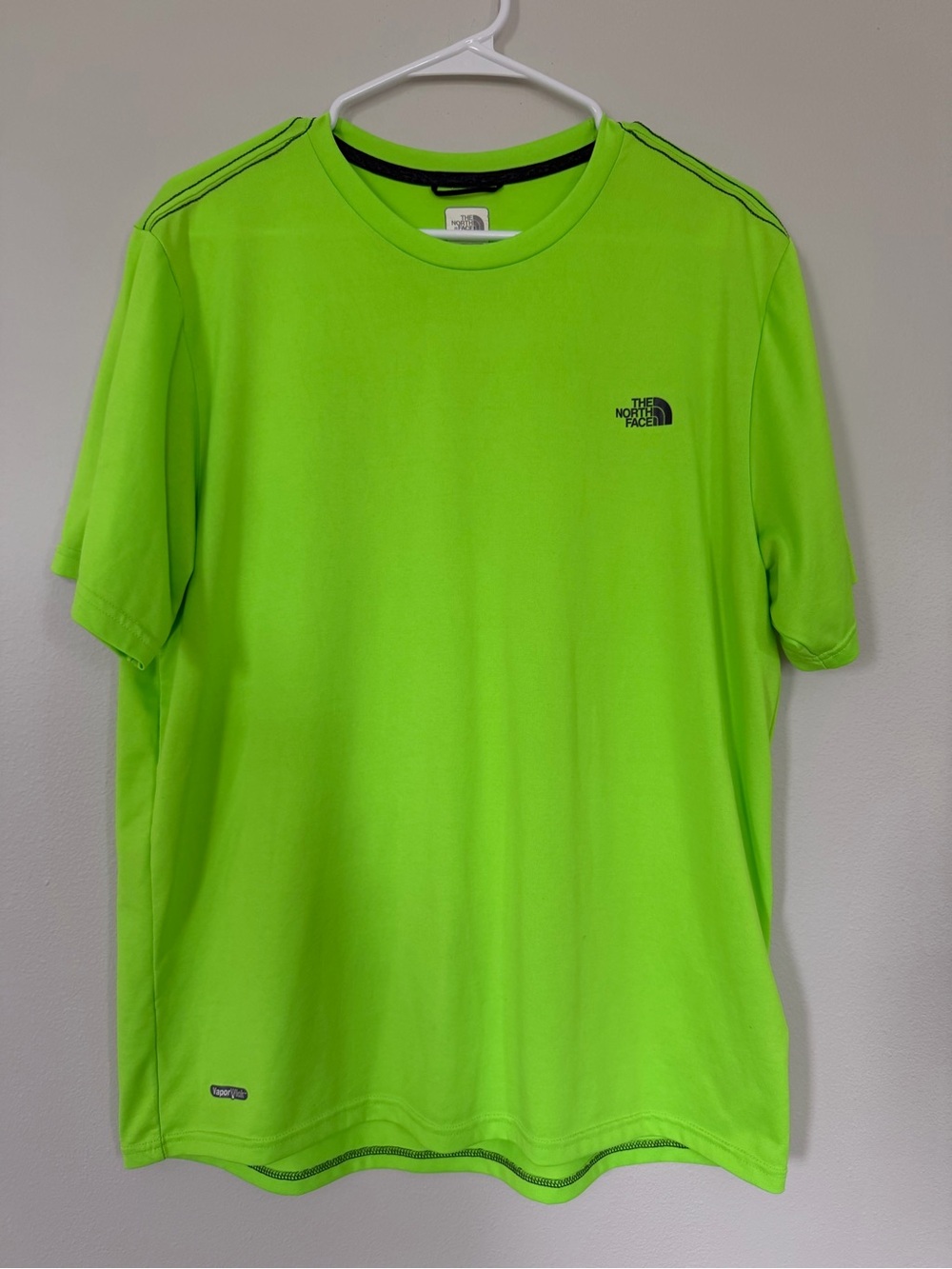 The North Face Men’s Vapor Wick Short Sleeve T Shirt - large